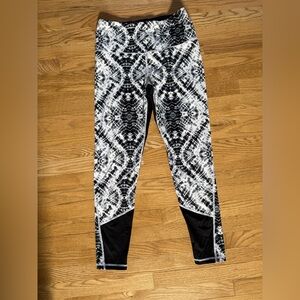 Victoria’s Secret VSX Sport tie dye leggings size Large